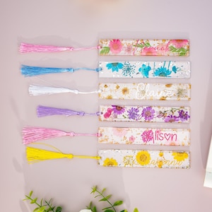 Personalized Pressed Flower Bookmark, Daisy Resin Bookmark, Custom Bookmark with Name,Reader Gift,  Floral Bookmarks for Women, Gift for Her