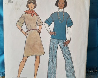 1970s Simplicity 6552 Jiffy pattern for short dress or top and pants Size 10 bust 32.5 inches