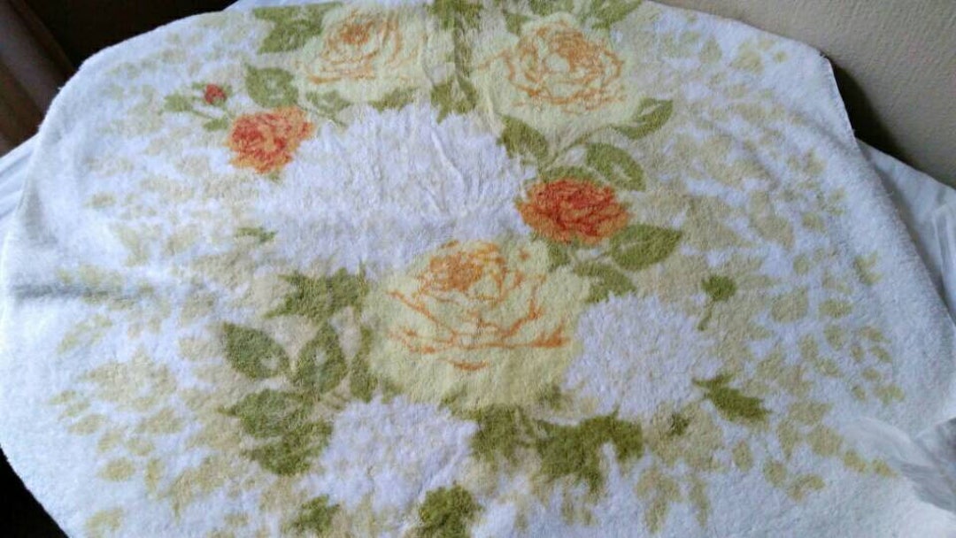 Fantastic Fieldcrest Royal Velvet Bath Towel With Yellow and Orange