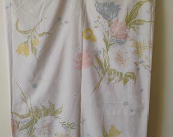 Juego de sábanas vintage Sears Perma Prest tamaño king con estampado floral, sábana bajera ajustable y una funda de almohada.