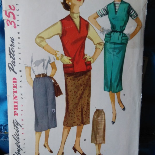 1960s Simplicity 1262 Misses skirt and jerkin set. Size 11 Bust 29