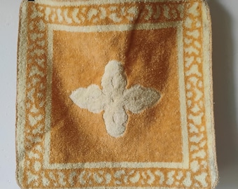 Toallita facial vintage dorada y amarilla de Dundee, 100% algodón.