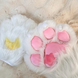 Customizable Plush Fox Paws: Star Pattern Cosplay Gloves