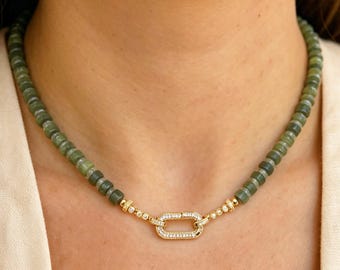 Collar de cuentas de jade verde natural, armonía, prosperidad, buena suerte, cierre de mosquetón con pavé de oro, collar delicado, collar para combinar con otros collares.