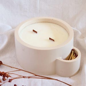 Large scented candle with double wooden wick | Handmade gift candle with matches | Vegan candle handmade with eco-friendly resin