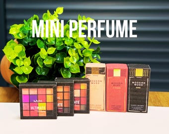 Set de perfume y maquillaje en miniatura (escala 1:6 y 1:12) – Plantillas de papel imprimibles DIY – Accesorios de belleza para casa de muñecas – Descarga instantánea