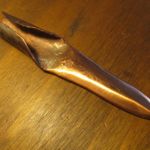 Kupferspeerspitze mit Fassung eiförmig, mit Leder und Pech, Chalkolithikum vor bronzezeitlicher Art Alte Kupferkultur