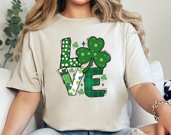 J'aime la chemise de la Saint-Patrick, jolie chemise de la Saint-Patrick, chemise shamrock, chemise verte de Patrick, chemise Love With Shamrock, chemise irlandaise