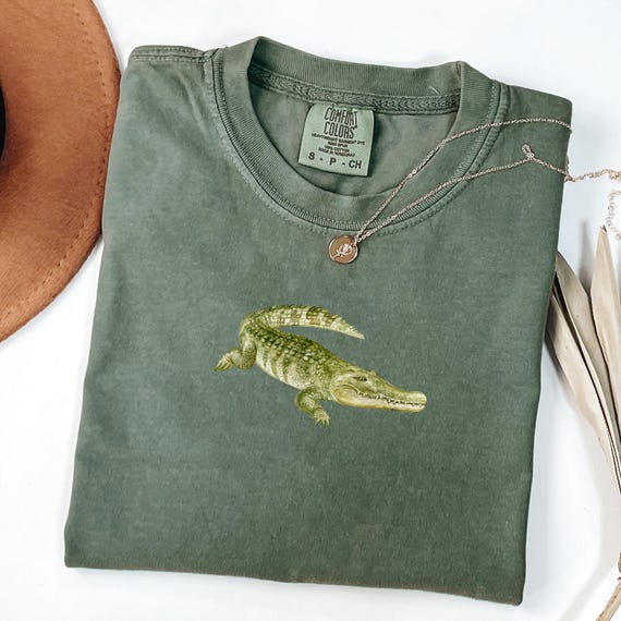 Comfort Colors® Gator Vintage 90s Shirt, Graphic Alligator Print, Retro Style Cropped T-Shirt, Funky Fashion Statement Shirt, Trendy Apparel