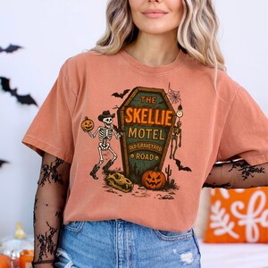 Comfort Colors Halloween Shirt Skellie Motel T-shirt Funny Skeleton Halloween Fall Tee, Trendy Skeleton Shirt, Boho Oversized Vintage Shirt