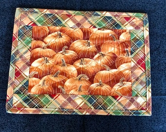 Pumpkin Mug Mat, Orange and Green Plaid Autumn Candle Mat, Quilted Fall Snack Mat, Plaid Handcrafted Placemat, Harvest Pumpkins Mug Rug