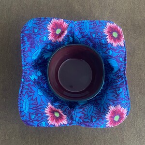 Pink Flowers Microwave Bowl Cozy, Microwave Soup Bowl Cozies, Microwaveable Fabric Bowl Holder, Hot Bowl Holder, Large Reversible Bowl Cozy