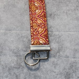 Flower Keychain Wristlet, Quilted Key Fob, Pink and Gold Floral Key Ring, Geometric Keychain, Fabric Wristlet, Great Stocking Stuffer Gift