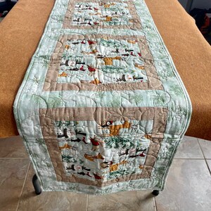 Snowflake Forest Animal Table Runner, Holiday Animals Quilted Runner, Green Nature Table Cover, Snowflakes and Animals Christmas Tableware
