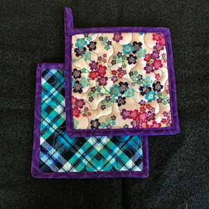 Set of 2 Cherry Blossom Quilted Potholders, Pink Hanging Hot Pads, Purple and Pink Flower Trivets, Blue and Pink Potholder Set, Sakura Gift