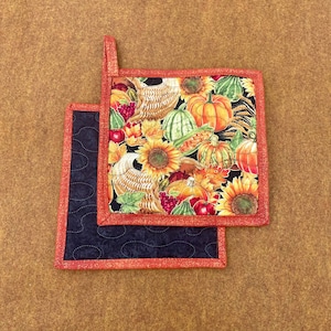 Set of 2 Thanksgiving Pumpkin Potholders, Fall Hot Pads, Quilted Insulated Autumn Pot Holders, Pumpkin Trivets, Cornucopia Kitchen Gift