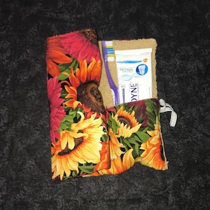 Sunflowers Mini Travel Bag, Washable Roll-Up Toiletry Bag, Makeup Storage Roll, Art Supplies Organizer, Colorful Flower Vacation Travel Roll