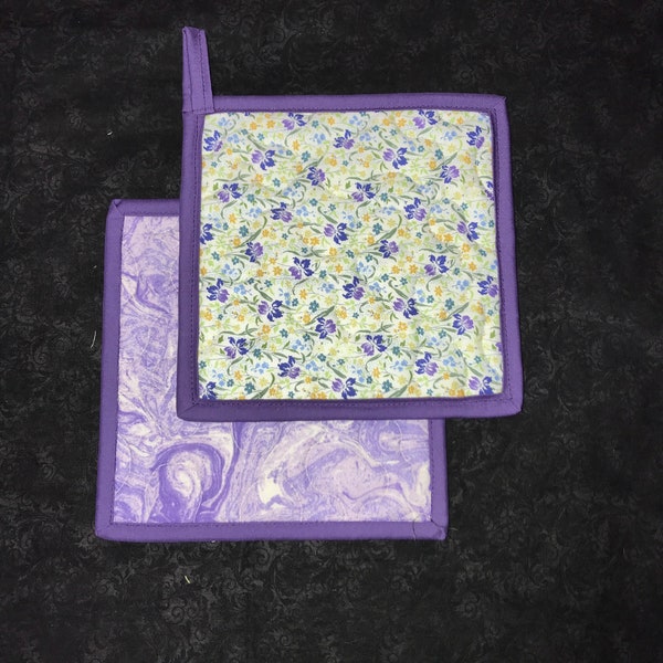 Set of 2 Iris Flower Quilted Potholders, Yellow and Purple Hot Pads, Floral Trivets, Vintage Style Flower Potholders, Vintage Style Kitchen