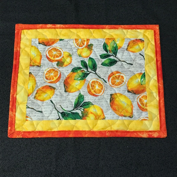 Lemons Quilted Mug Mat, Citrus Candle Mat, Quilted Yellow and Orange Fruit Snack Mat, Handcrafted Fruit Slice Mug Rug, Quilted Lemons Decor