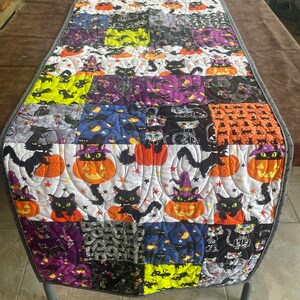 Halloween Black Cat Table Runner, Cute Halloween Decor, Cute Black Cats Table Runner, Halloween Modern Quilted Table Runner