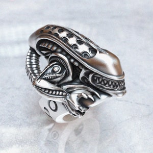 Alien Silver Ring - Handcrafted Extraterrestrial Design, Perfect Sci-Fi Gift for UFO Enthusiasts