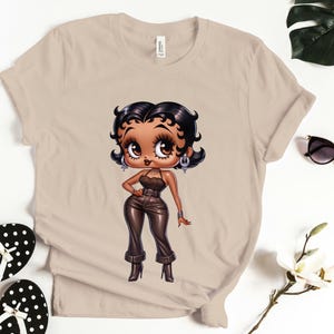 Betty Boop impreza dyskoteka moda lat 70. prezent dla dziewczyny Gucci Trendy urodziny baddie wysokie obcasy niebieski podarte dżinsy słodkie Bella Canvas koszulka