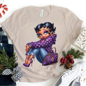 Bolso morado de Louis Vuitton, regalo de belleza, Betty Boop, moda, acogedor, de moda, para mujer, cumpleaños, villana, fan de dibujos animados, vaqueros, linda camiseta para mamá