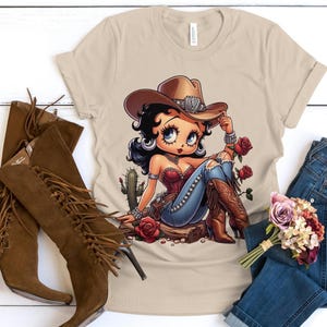 Betty Boop Louis, larga vida, vaquera, botas occidentales, regalo de belleza, rosa, moda acogedora, mujer de moda, mala, fan de dibujos animados, jeans, linda mamá, camiseta