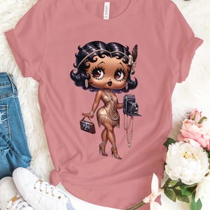 Betty Boop piękna dziewczyna modna prezent Gucci Trendy urodzinowa królowa zła wysokie obcasy niebieski podarte Jean słodkie Bella Canvas Tshirt