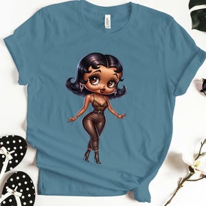 Betty Boop impreza dyskoteka moda lat 70. prezent dla dziewczyny Gucci Trendy urodziny baddie wysokie obcasy niebieski podarte dżinsy słodkie Bella Canvas koszulka