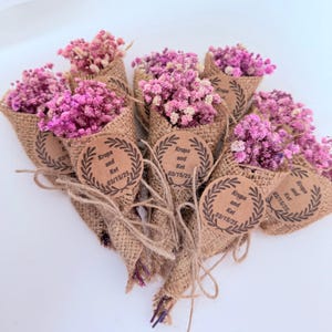 Mini bouquet di fiori secchi lilla con magnete, regali di fidanzamento lilla, ricordi per gli ospiti del baby shower, personalizzabili, rustici, magneti naturali
