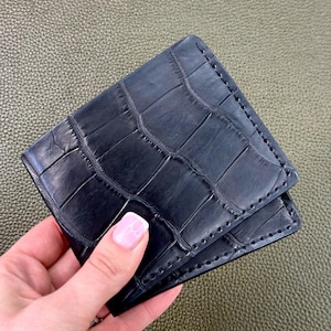 Cartera de cuero para hombre, con estampado de cocodrilo y monograma, bonita cartera para mujer, sencilla y minimalista.
