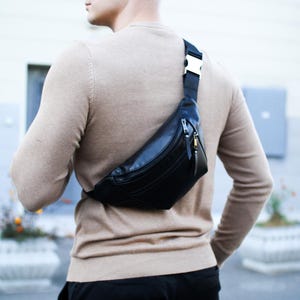 Leder Bauchtasche für Herren - Bauchtasche, Gürteltasche, Crossbody-Tasche, Sling Bag, Schultertasche, große Bauchtasche, Gürteltasche aus Leder, Geschenkidee