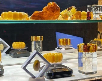 Large Natural Raw Amber, Unique Landscape Amber, Natural Baltic Amber, Vintage Amber, Gemstone Amber, Amber Stone 81gr.