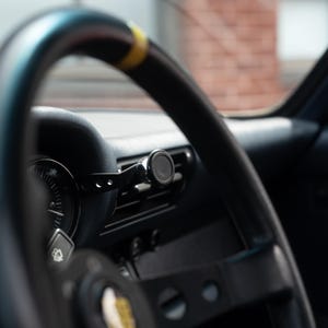 Rinashi Phone Holder Solution for Classic Porsche 911 1965-98