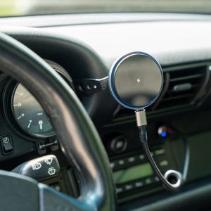 Phone Holder Classic Porsche 911 1965-98 Rinashi with Induction Charger (Magsafe compatible)