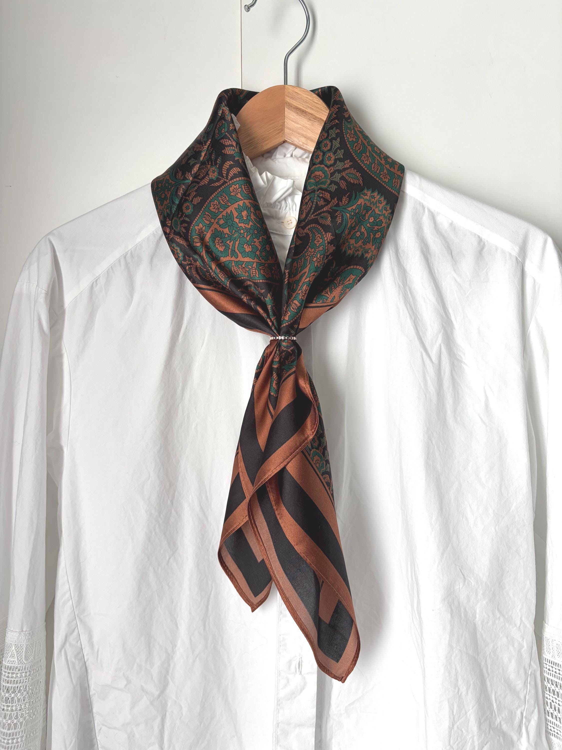 Foulard léger soie et laine feutré, turquoise, fait au Québec – l'empreinte coopérative Foulard léger soie et laine feutré, turquoise, fait au Québec – l'empreinte coopérative