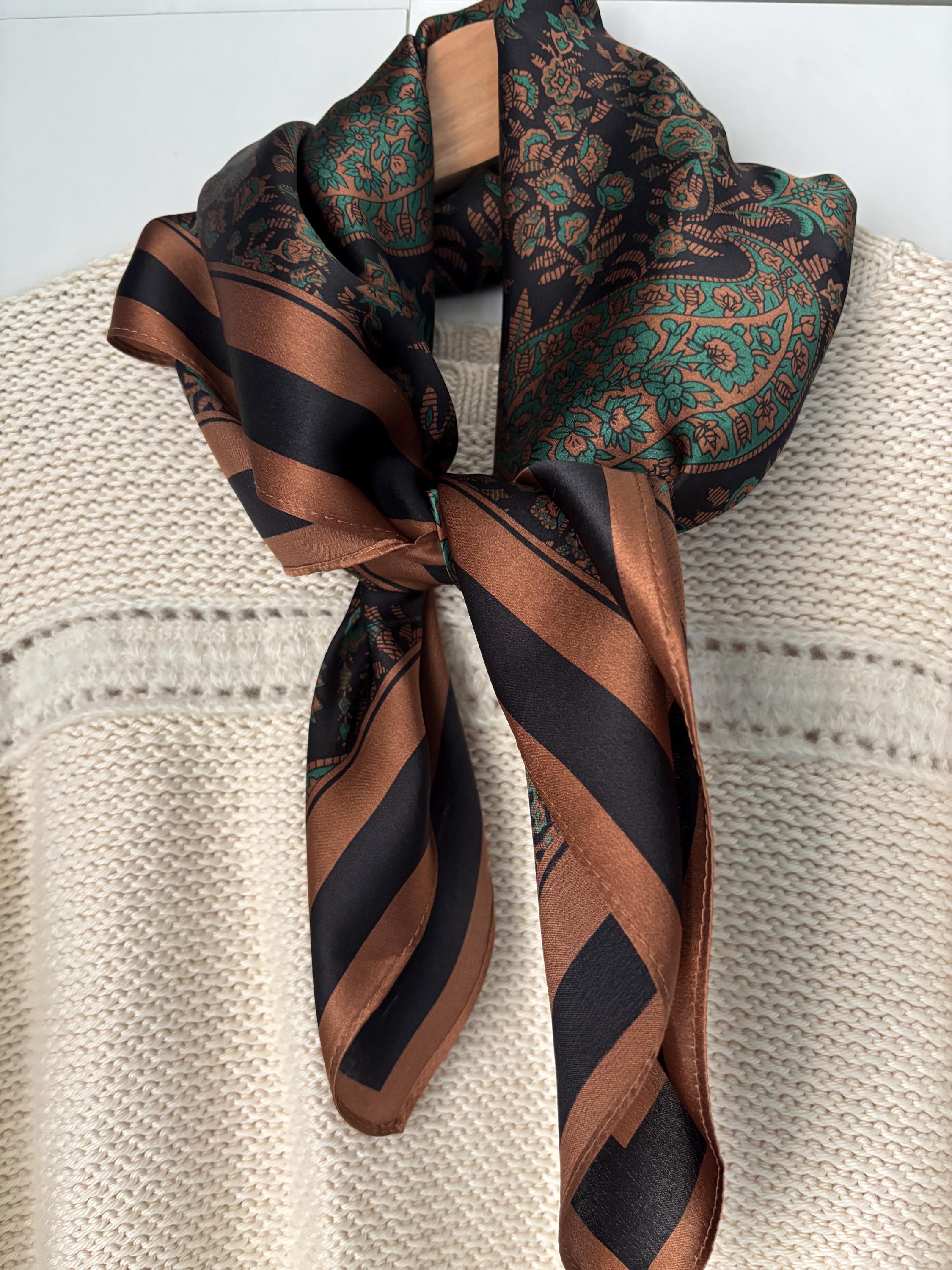 Foulard En Soie Vintage Paris - Motif Multicolore Avec Personnage Michel
