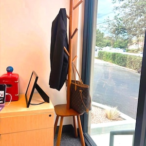 Handmade Rubberwood Coat Rack: Modern Standing Hat Rack with 8 Hooks