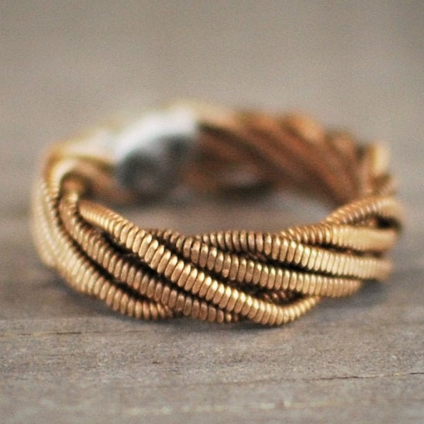 Hammered Guitar String Ring, Bass String Ring, Guitar String Jewelry, Guitar Gift, Guitarist Gift, Hammered Ring, Mens Guitar String Ring