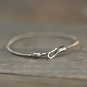 Bass String Bracelet, Hook and Eye Clasp, Bass Guitar, Guitar Gifts, Guitar Teacher Gift, Guitarist Gift, Bass String Jewelry, Cuff Bracelet