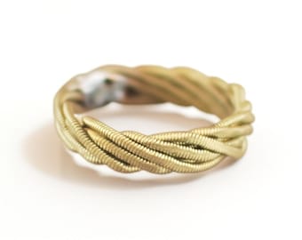 Anillo de cuerda de guitarra martillada: oro, cobre, plata, joyería musical reciclada