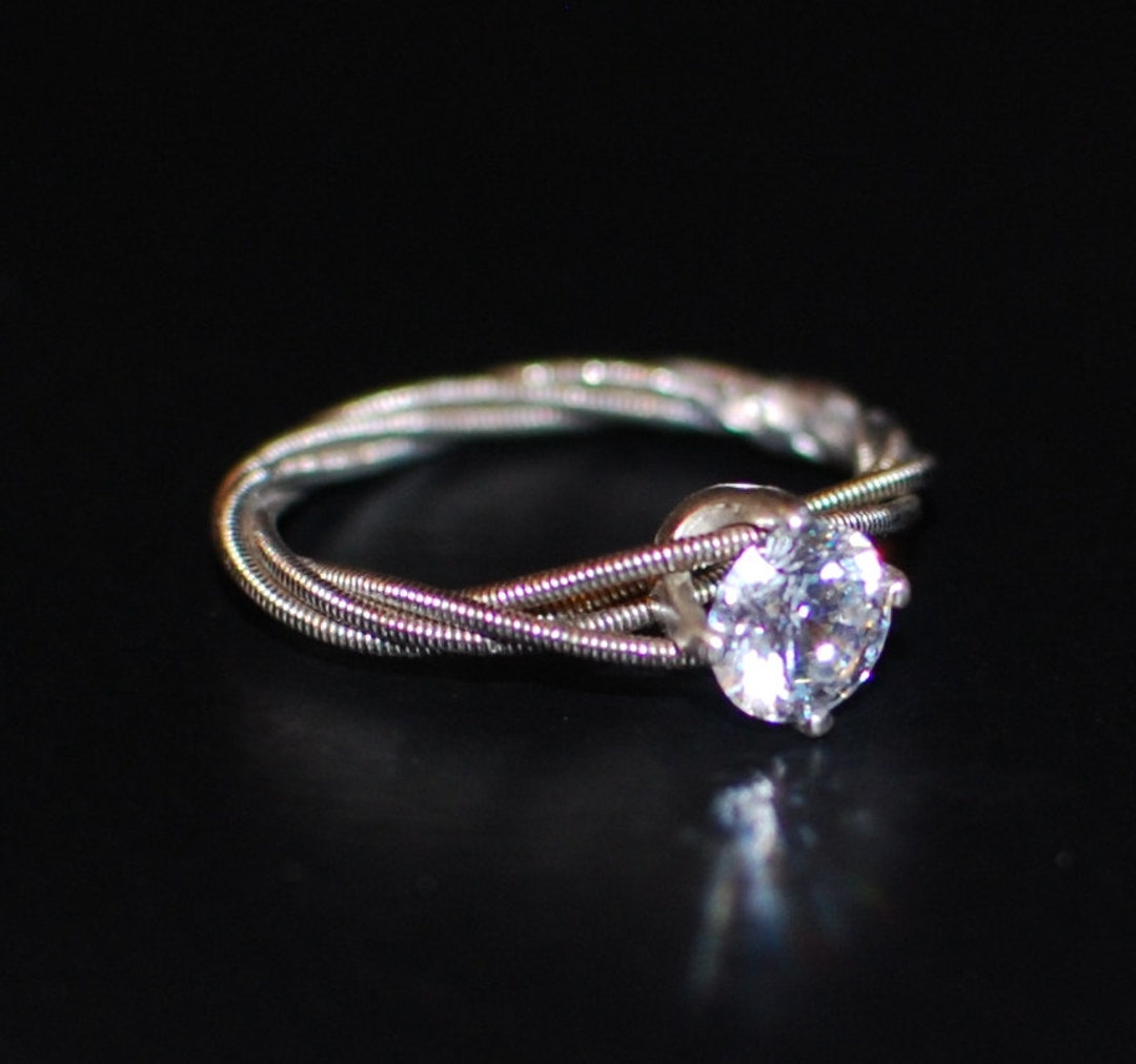 Anillo de pureza de cuerda de guitarra anillo de compromiso anillo de pureza anillo de promesa joyeria de cuerda de guitarra regalos de guitarra anillo de compromiso unico anillo CZ Etsy