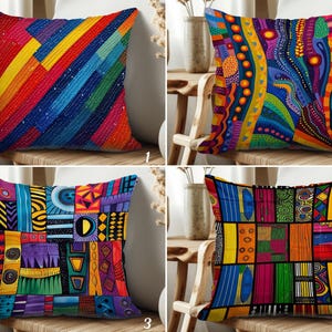 Può includere: Quattro cuscini decorativi con vivaci disegni astratti. Ogni cuscino presenta un motivo unico in una varietà di colori, tra cui rosso, blu, giallo, verde e viola. I cuscini sono quadrati e sembrano essere di tessuto.