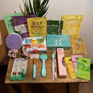Set per la cura della pelle | Maschera per il viso | Scrub e siero | Set regalo di bellezza | Pacchetto per la cura dei capelli e della pelle | Regalo per ragazze