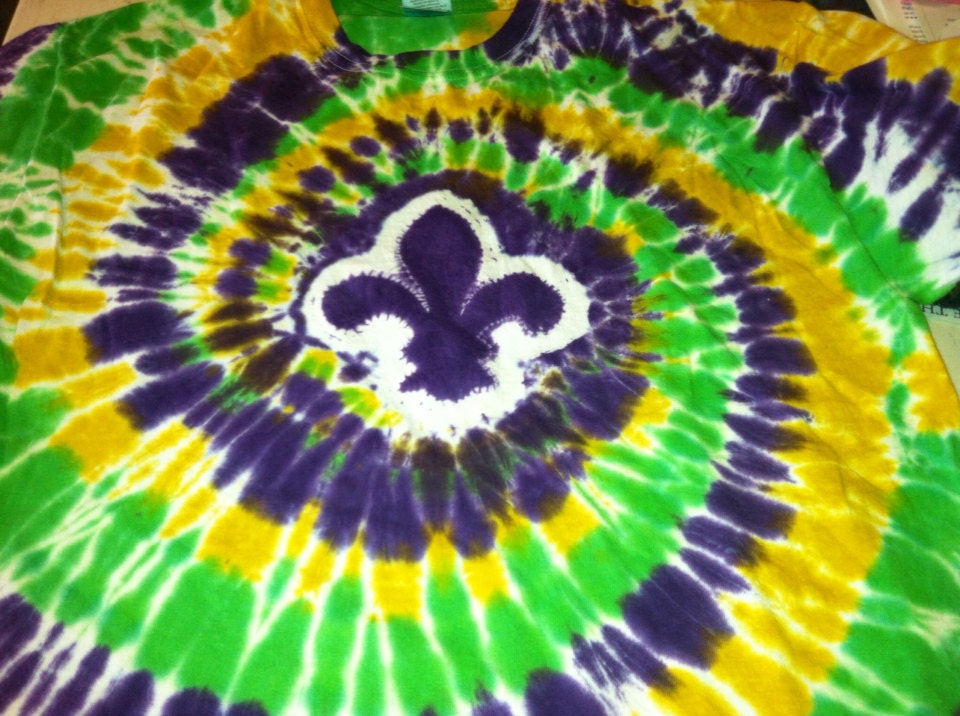 mardi gras shirt with lips