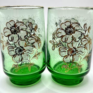 Set of 6 Dominion Green W/ White Daisy Flowers Design Drinking Glasses Tumblers 4.5-Inch Juice Water Drinkware Bar Cart Decor, Retro 1970’s