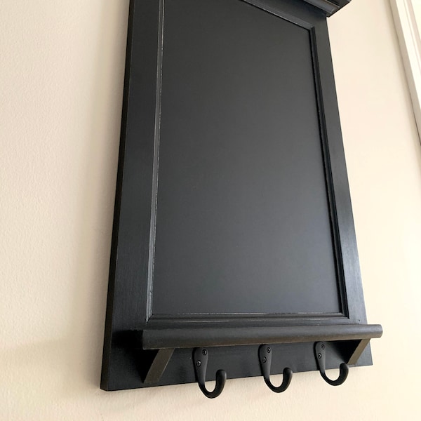 Organizador de pizarra con estante - Organizador de ganchos para llaves con marco de madera para muebles Perchero para tu cocina, oficina o entrada Pizarra