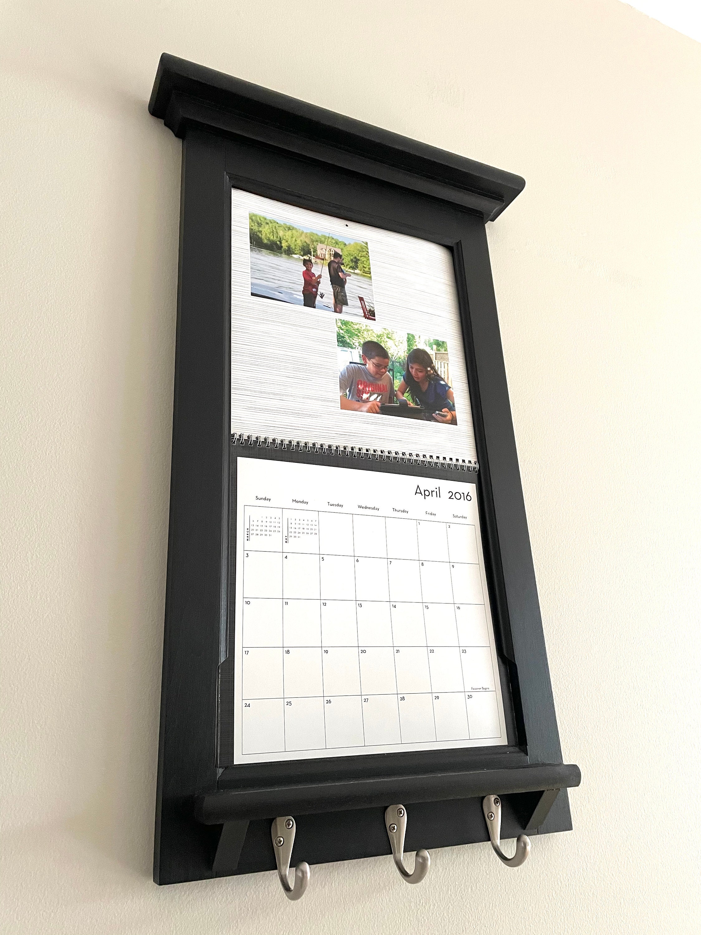 Shutterfly Calendar Frame Family Organizer Storage Shelf With Keyhooks ...