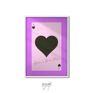 Impresión de as de corazones con el mensaje "Que tengas un buen día" • Arte de pared morado • Póster de naipes • Impresión de arte de pared retro • Decoración estética de habitación preppy • Idea de regalo